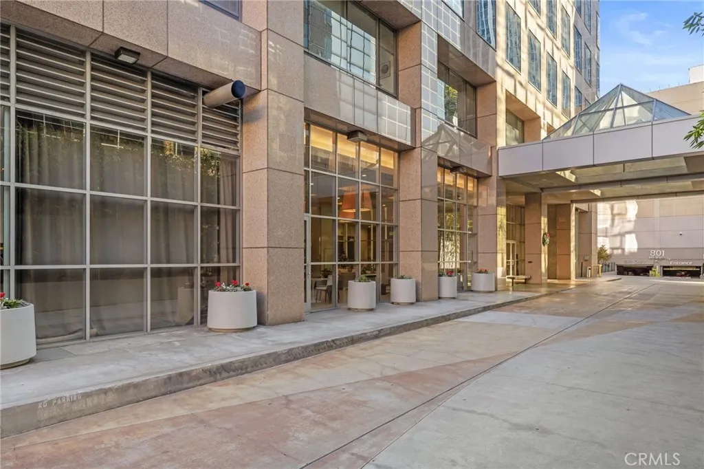 Additional image 23 of 801 S Grand Ave Unit 1611, Los Angeles, CA 90017