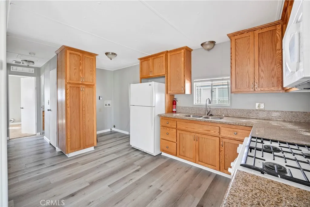 Additional image 30 of 845 S Lyon Ave, Hemet, CA 92543