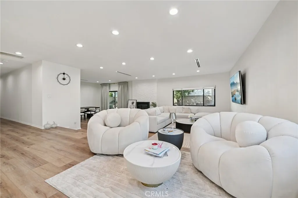 Additional image 36 of 15937 Londelius Street, North Hills, CA 91343