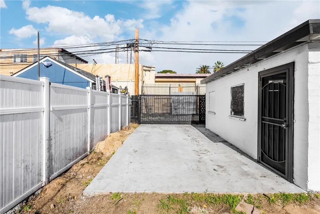 Additional image 66 of 567 W Center St, Pomona, CA 91768