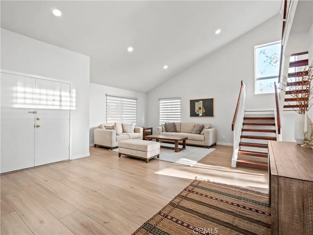 Additional image 3 of 23208 Cuervo Dr, Valencia, CA 91354