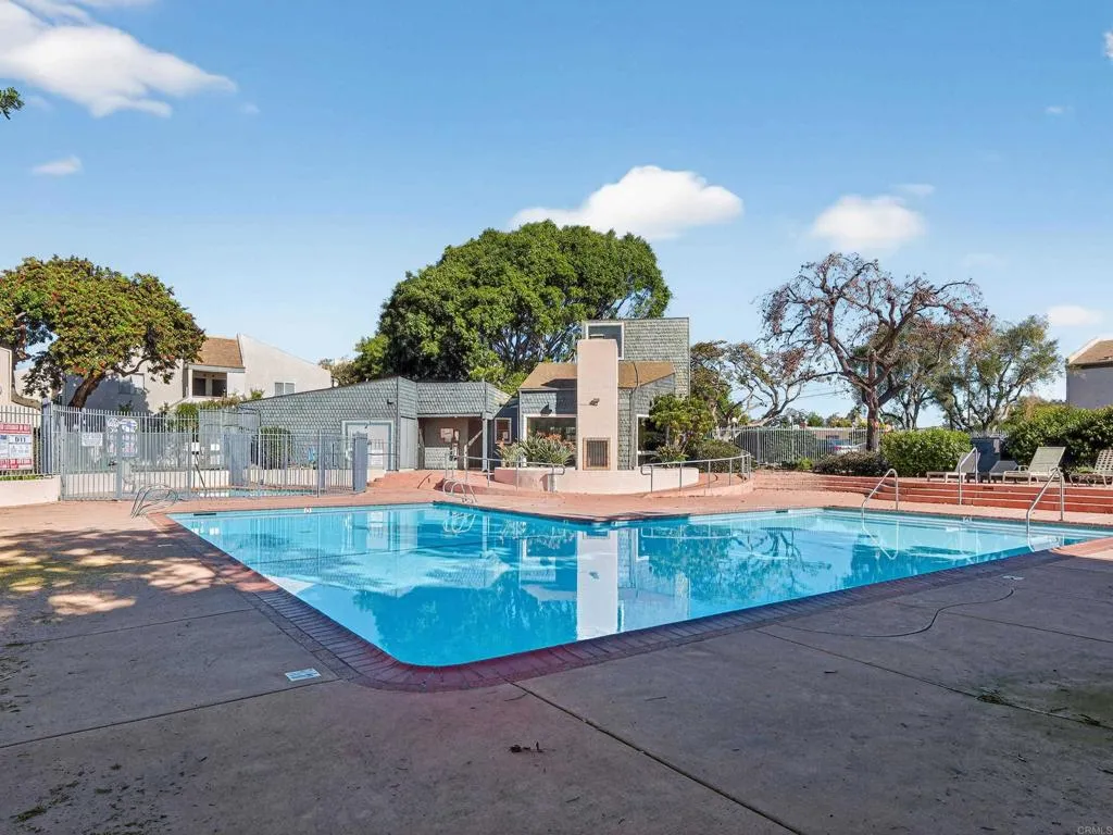 Additional image 17 of 3246 Ashford Street Unit D, San Diego, CA 92111