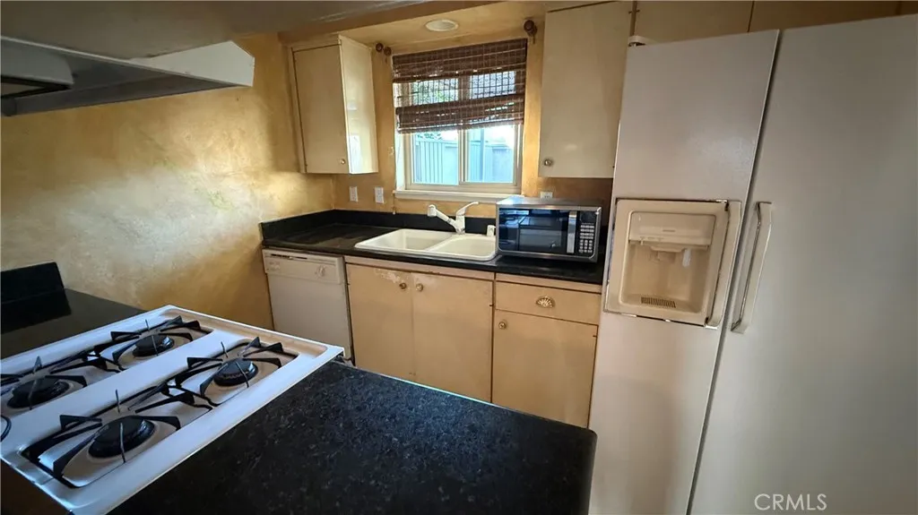 Additional image 7 of 22049 Oxnard, Woodland Hills, CA 91367