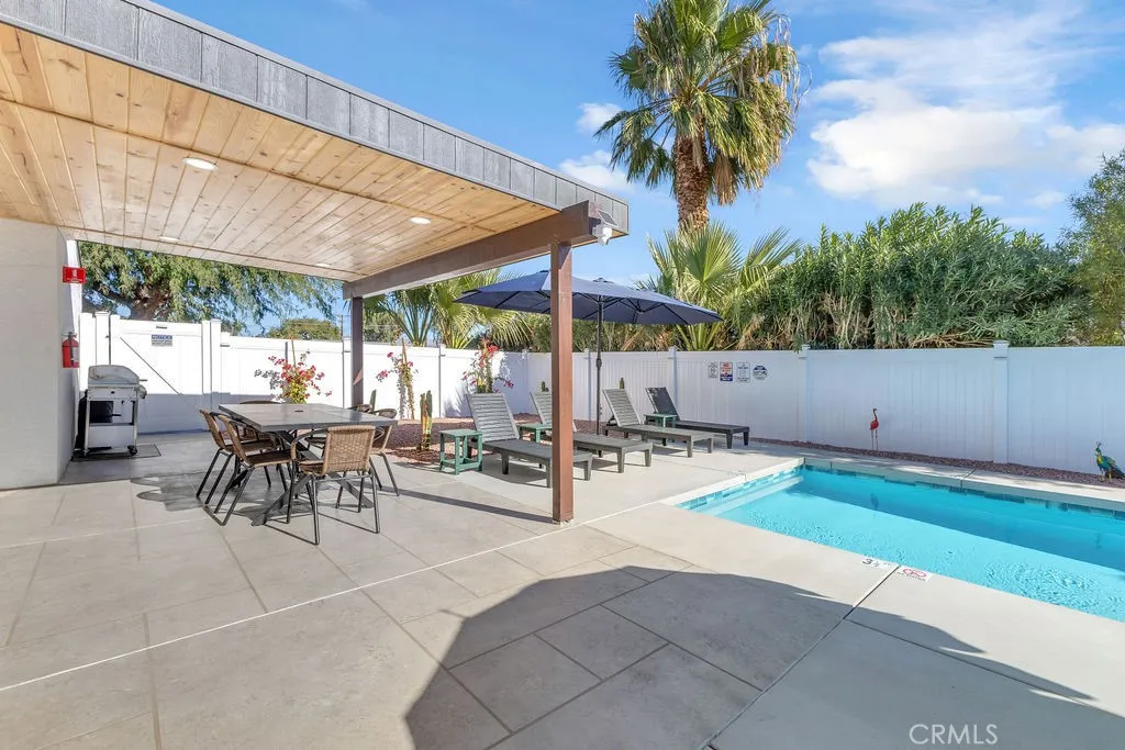Additional image 102 of 481 W Sunview Ave, Palm Springs, CA 92262