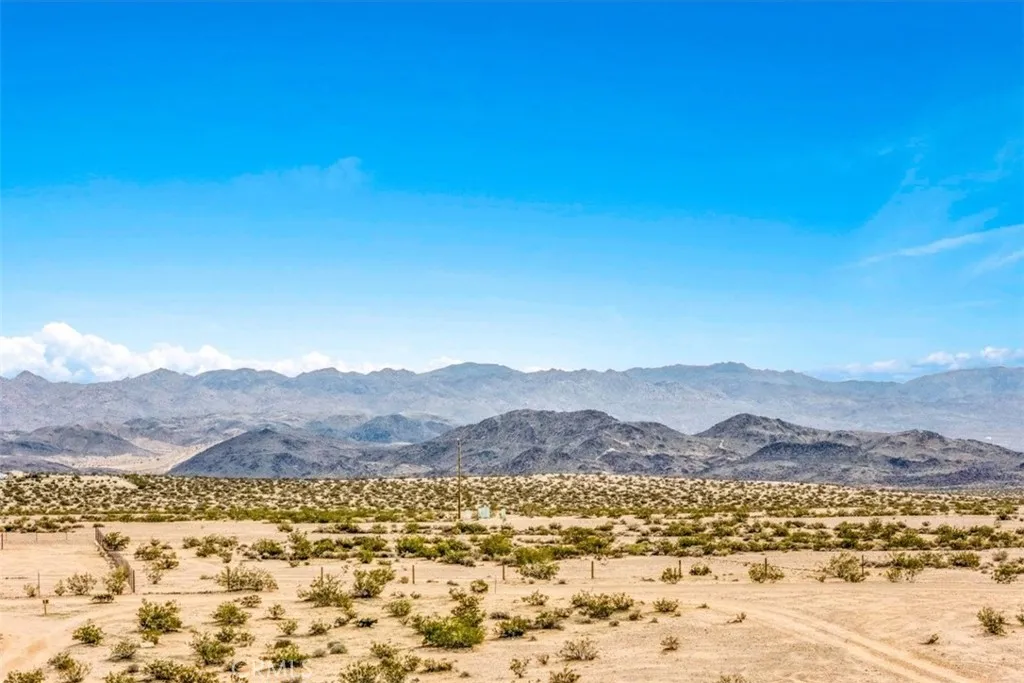 Additional image 41 of 67550 Del Oro, 29 Palms, CA 92277