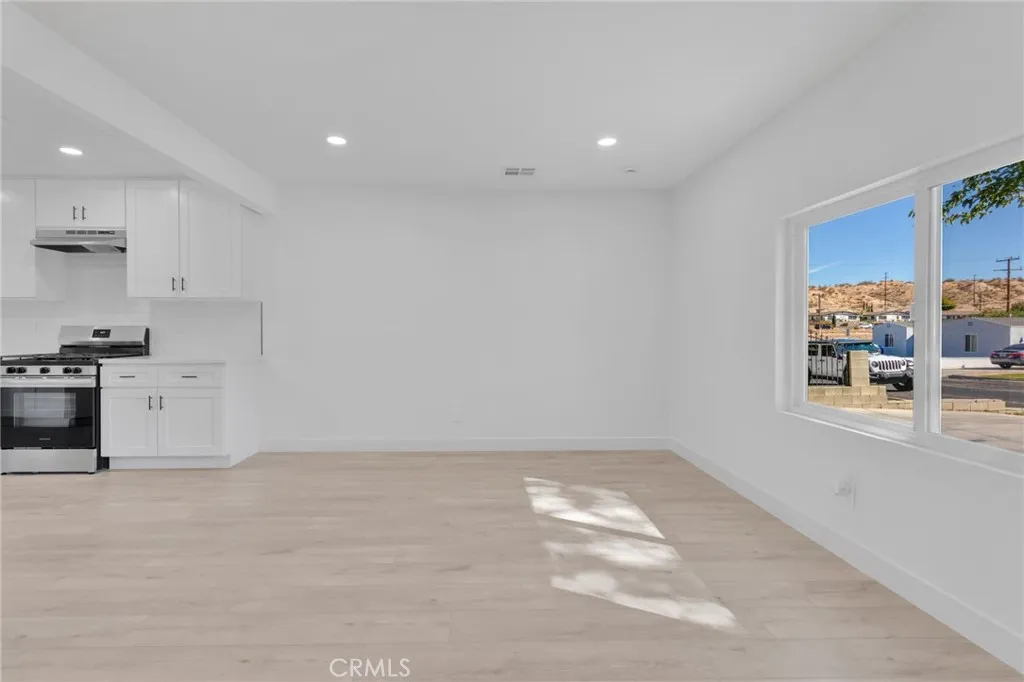 Additional image 7 of 16774 Joshua St, Victorville, CA 92395