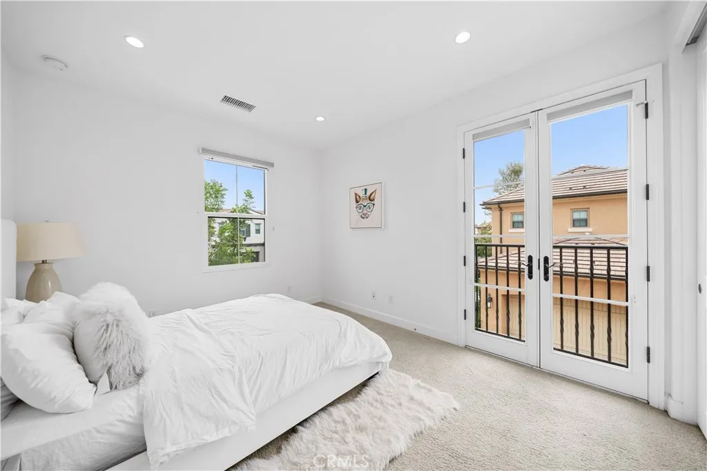 Additional image 72 of 67 Runner, Irvine, CA 92620