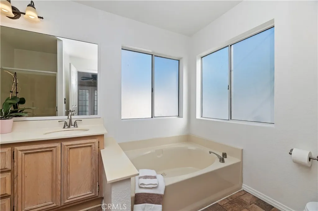 Additional image 24 of 140 W Pioneer #101 Ave, Redlands, CA 92374