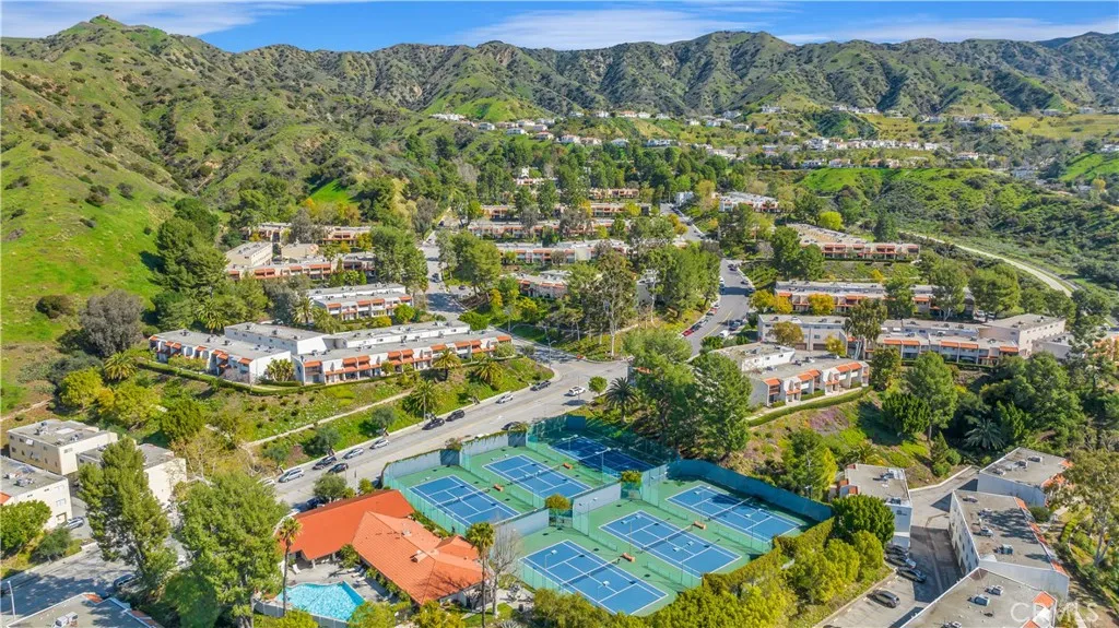 Additional image 36 of 9502 Via Salerno, Burbank, CA 91504