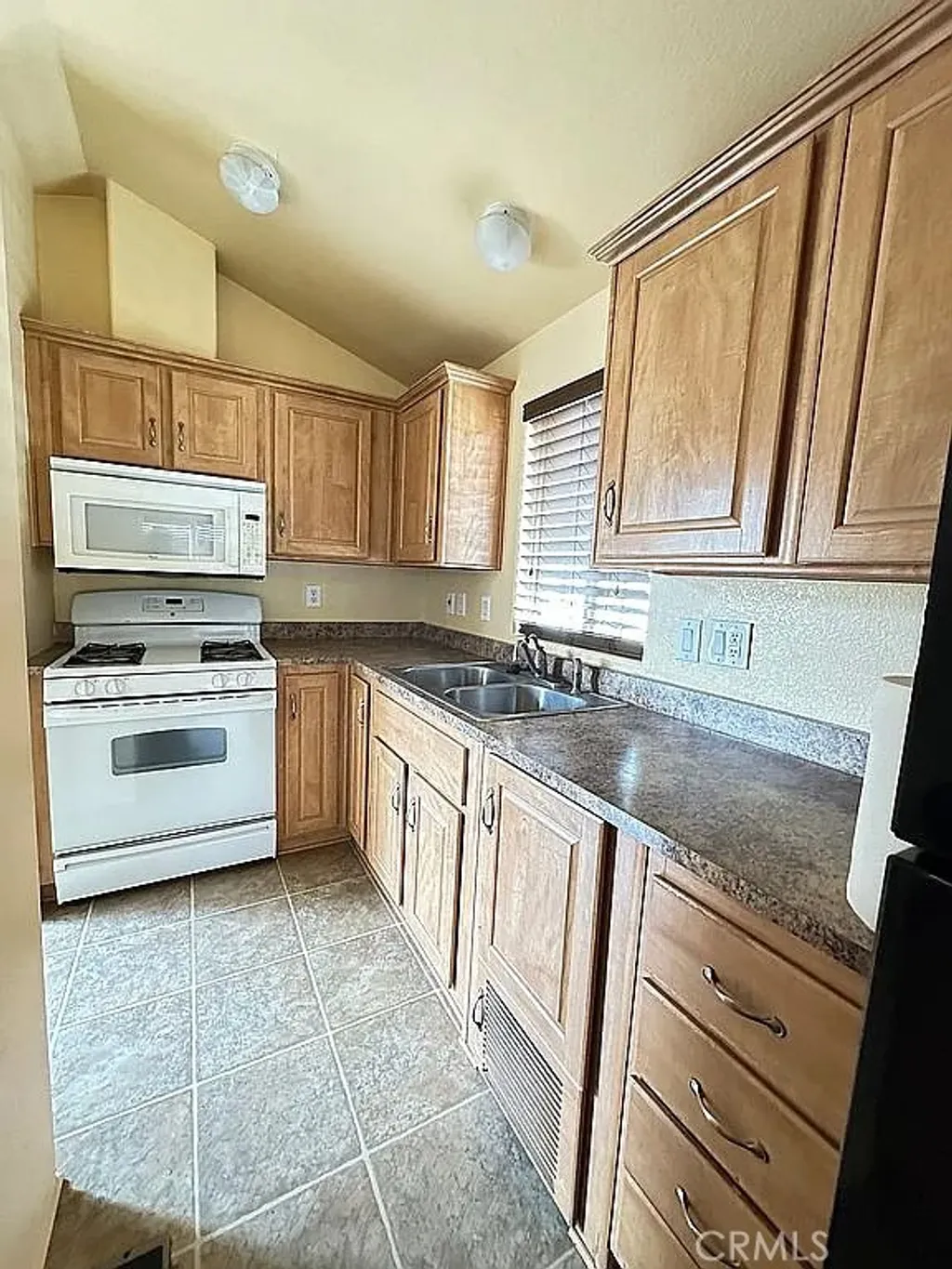 Additional image 4 of 32000 Riverside Drive Unit I1, Lake Elsinore, CA 92530