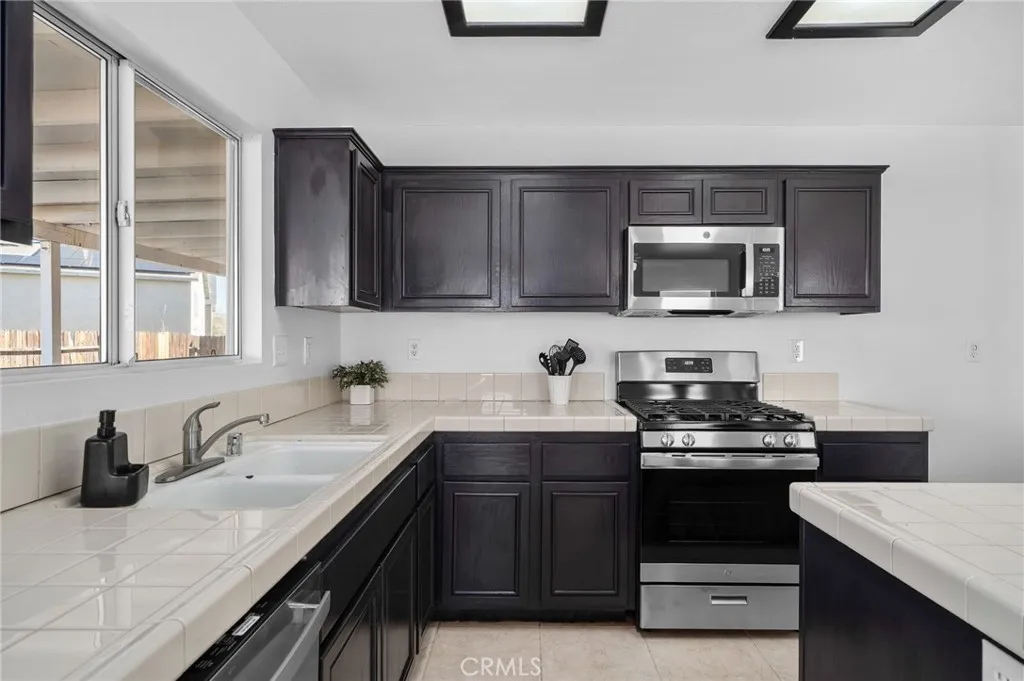 Additional image 49 of 11792 Harwood Rd, Victorville, CA 92392