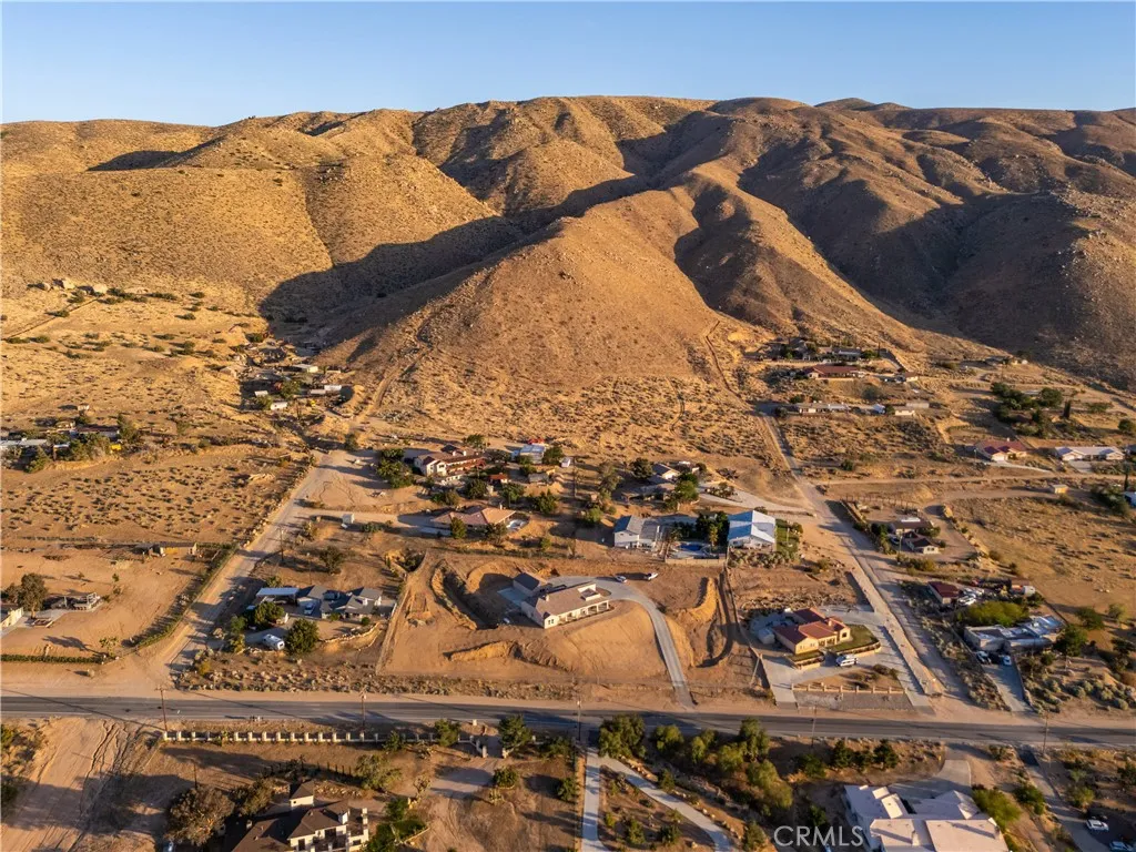 Additional image 86 of 23053 Roundup Way, Apple Valley, CA 92308