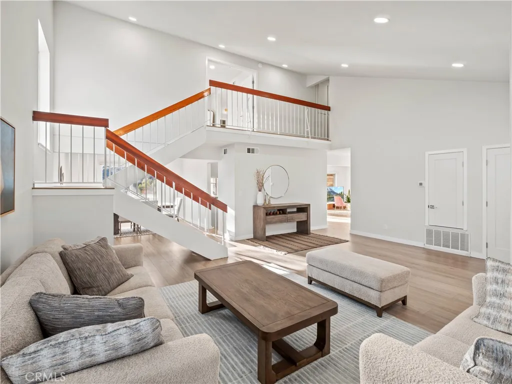 Additional image 31 of 23208 Cuervo Dr, Valencia, CA 91354