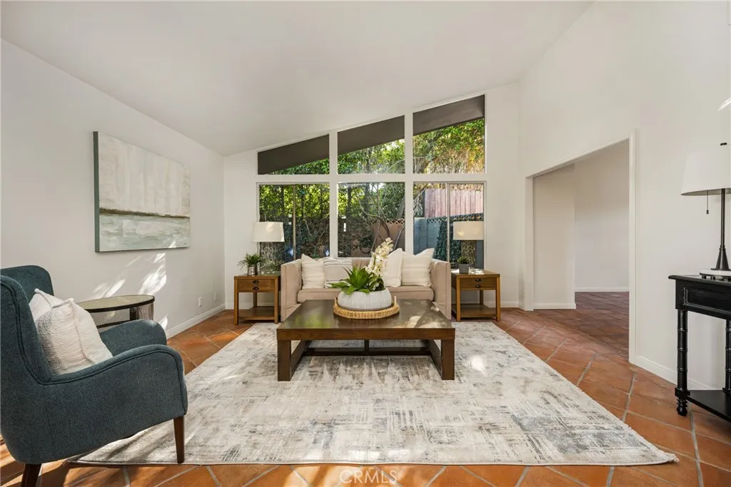 Additional image 19 of 337 Vista Baya, Costa Mesa, CA 92627