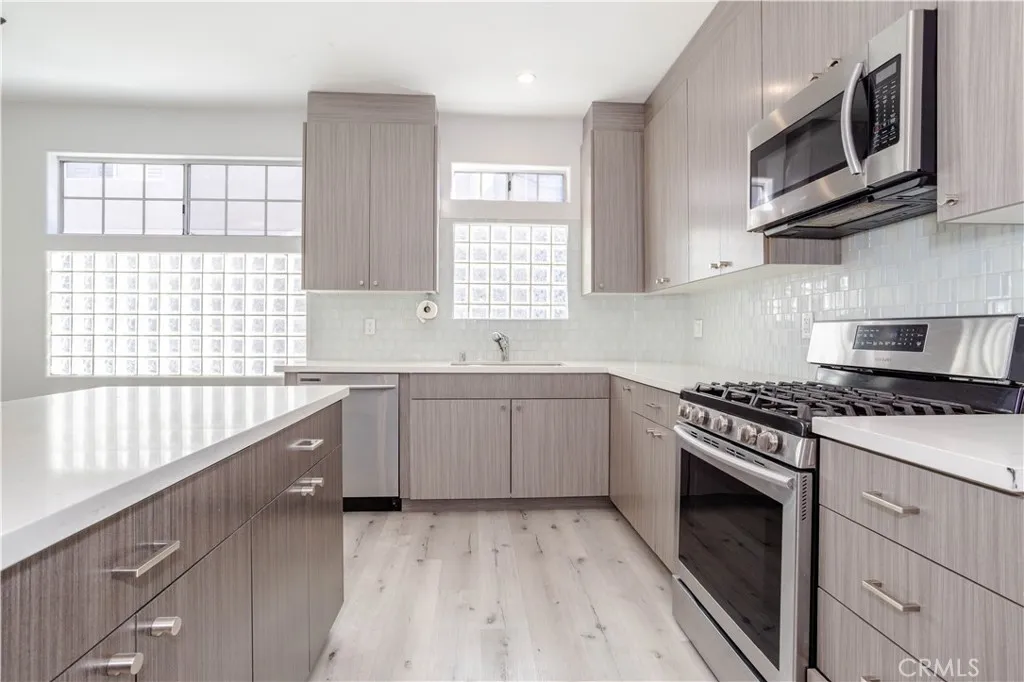 Additional image 27 of 18347 Saticoy Unit 28, Reseda, CA 91335