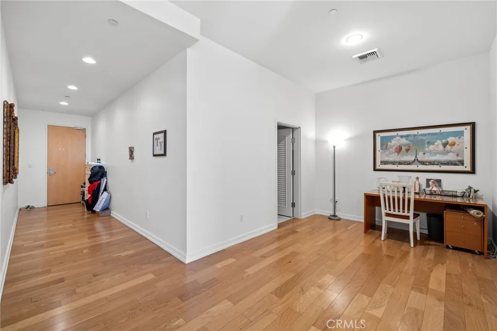 Additional image 6 of 801 S Grand Ave Unit 1611, Los Angeles, CA 90017