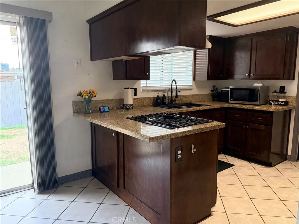 Additional image 15 of 715 Crane Street, Bakersfield, CA 93306