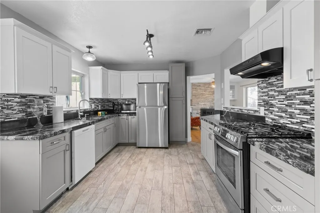 Additional image 31 of 16463 Villa Drive, Victorville, CA 92395