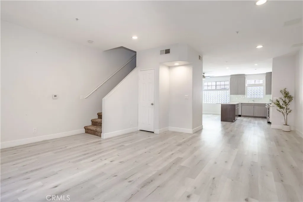 Additional image 30 of 18347 Saticoy Unit 28, Reseda, CA 91335