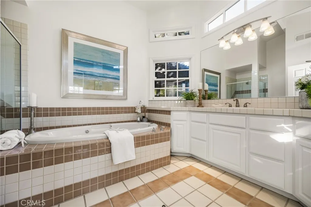 Additional image 48 of 337 Vista Baya, Costa Mesa, CA 92627