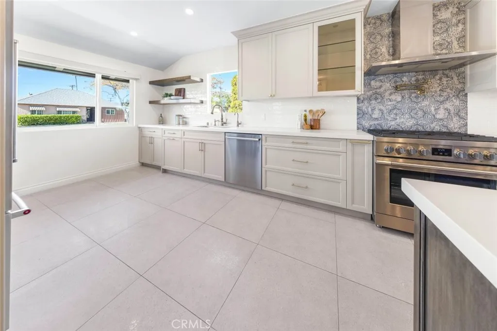 Additional image 117 of 2950 N Lincoln Street, Burbank, CA 91504