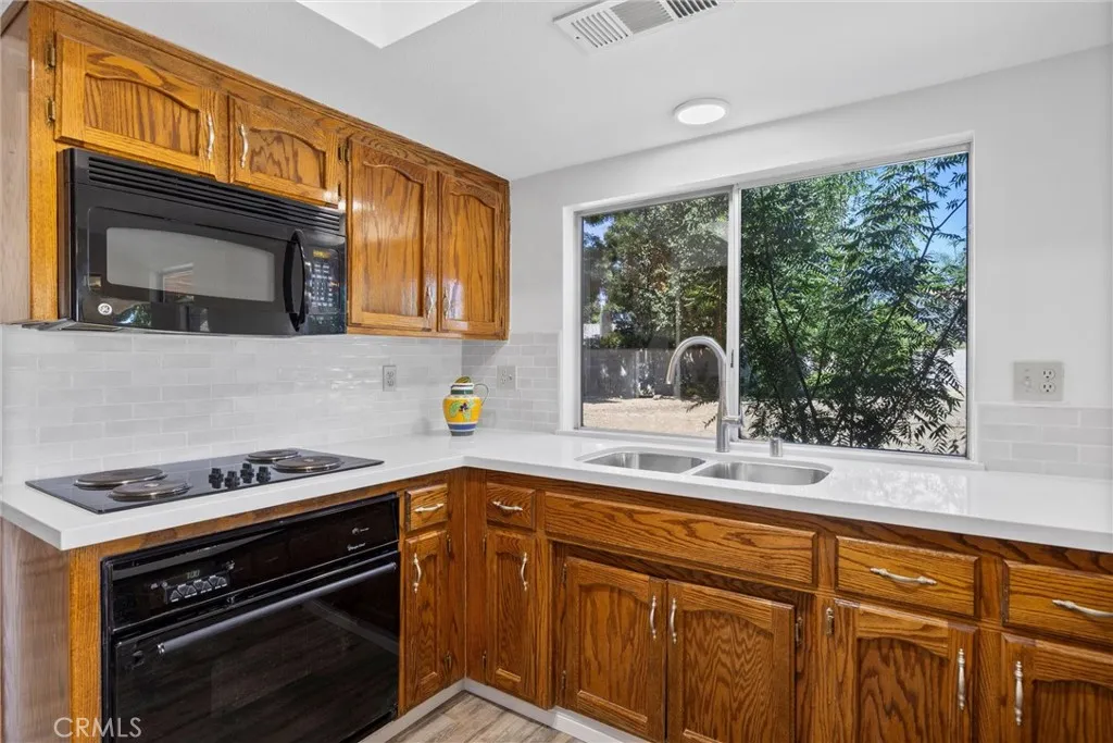 Additional image 47 of 601 Las Arenas Court, Bakersfield, CA 93314