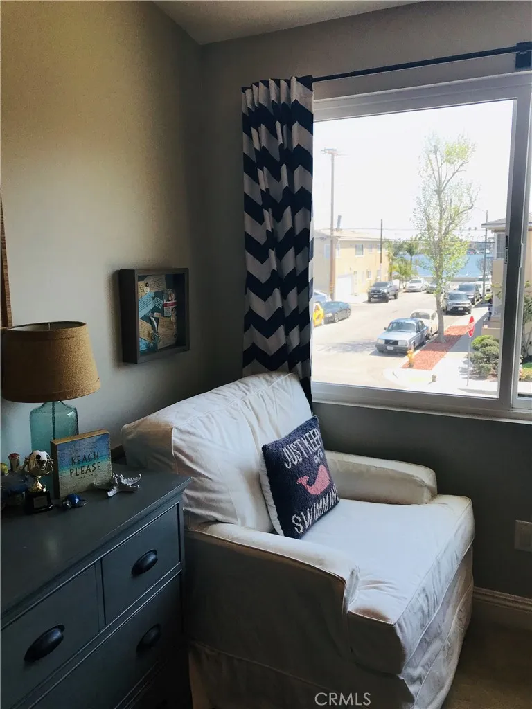 Additional image 44 of 75 Claremont, Long Beach, CA 90803