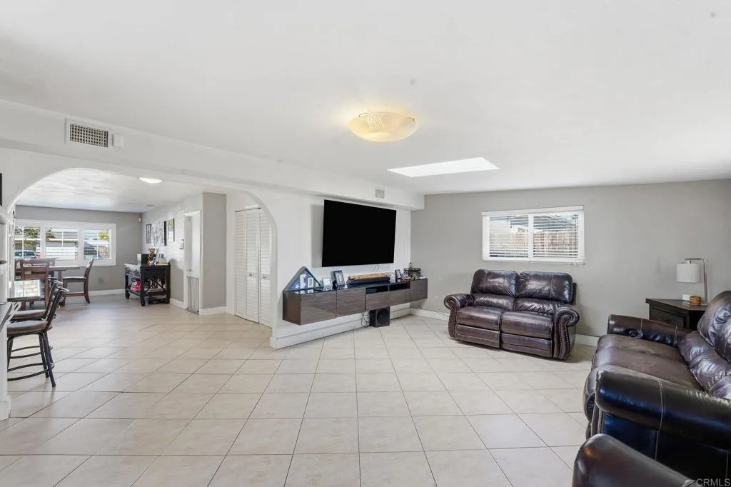 Additional image 7 of 152 E Orlando Street, Chula Vista, CA 91911