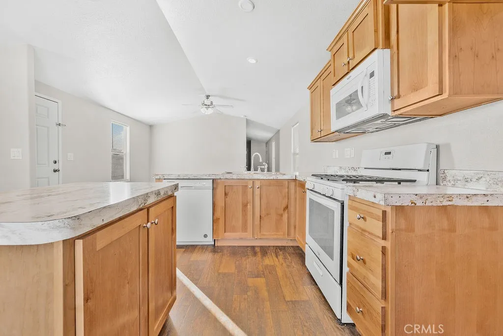 Additional image 27 of 20843 Waalew Rd Unit B48, Apple Valley, CA 92307