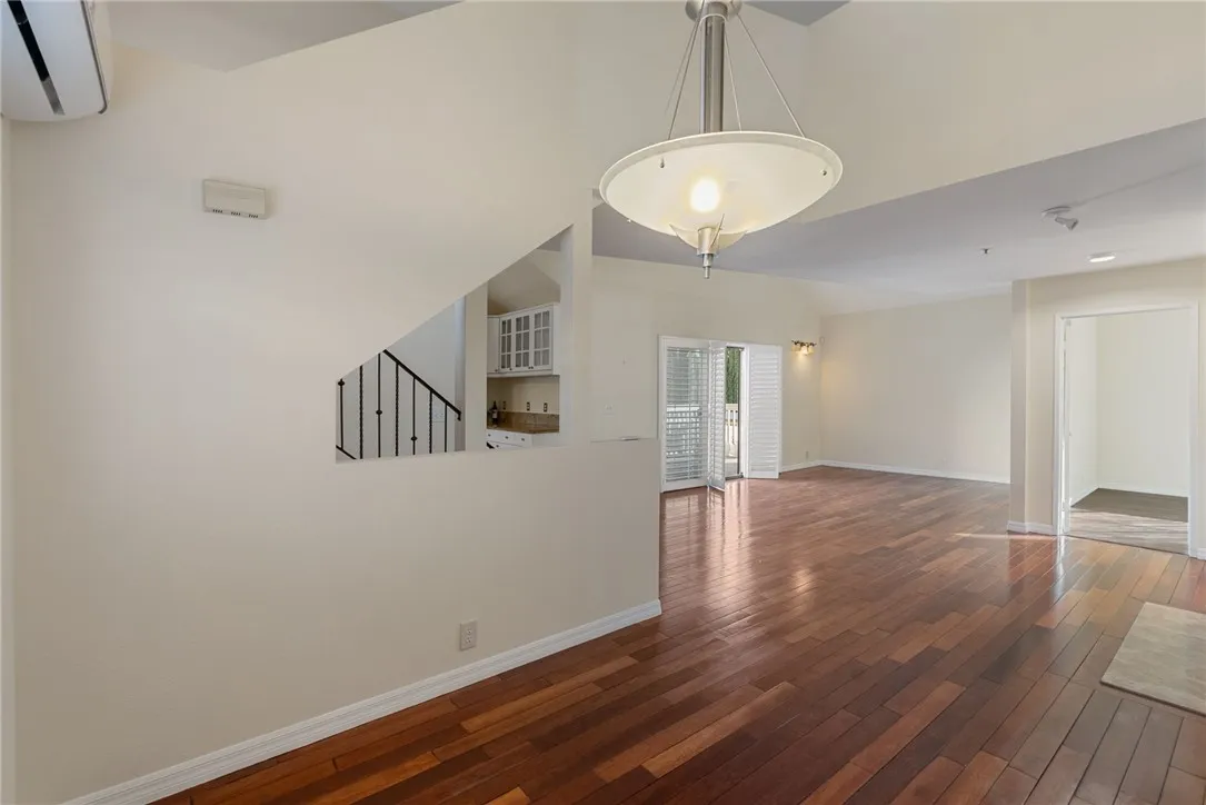 Additional image 70 of 221 Violet Ave, Monrovia, CA 91016