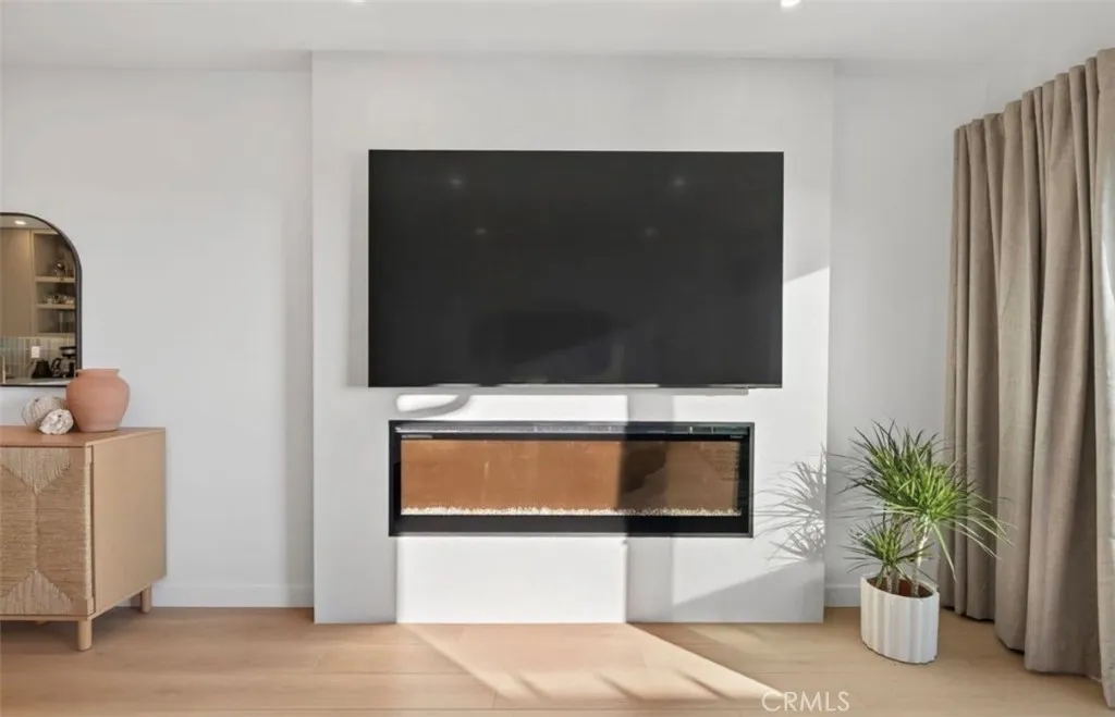 Additional image 11 of 218 E Surfside Dr, Port Hueneme, CA 93041