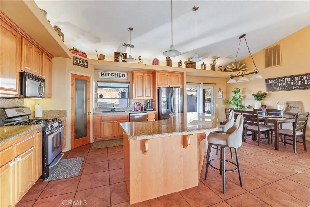 Additional image 12 of 23053 Roundup Way, Apple Valley, CA 92308