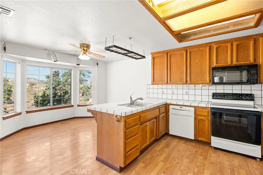 Additional image 90 of 47536 3 Points Road, Lake Hughes, CA 93532