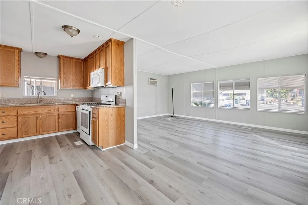 Additional image 35 of 845 S Lyon Ave, Hemet, CA 92543