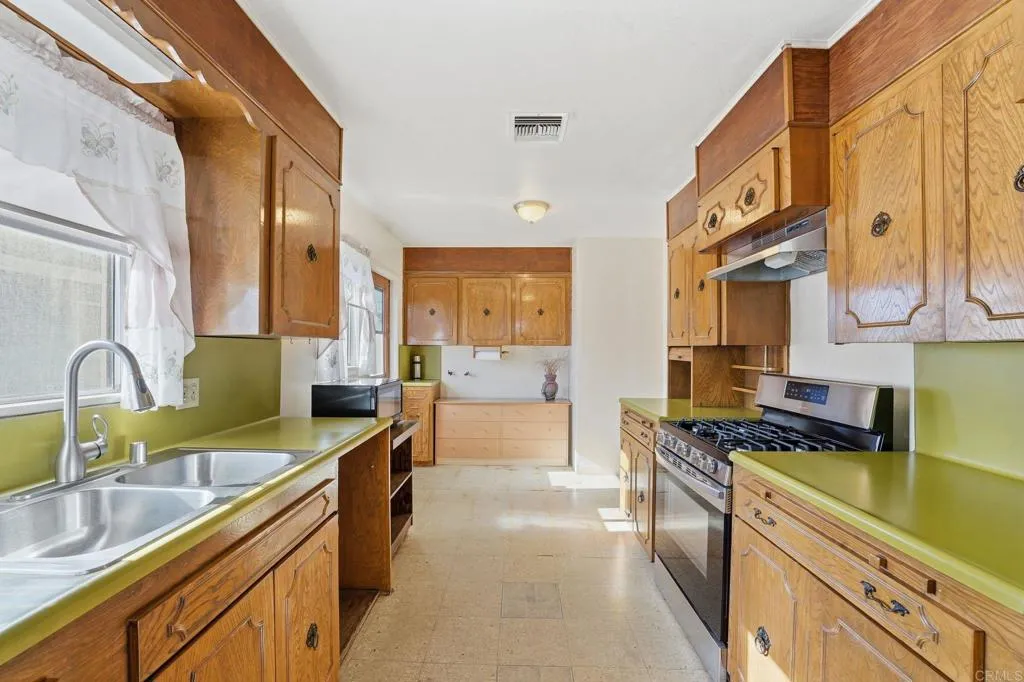 Additional image 55 of 215 Ash Avenue, Chula Vista, CA 91910