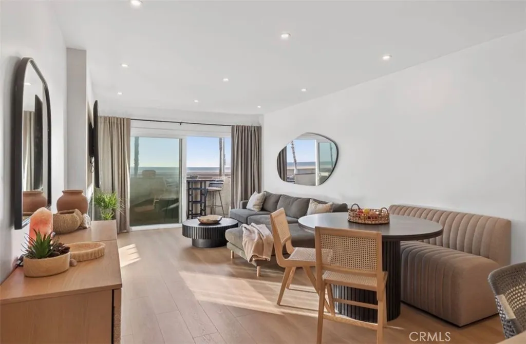 Additional image 9 of 218 E Surfside Dr, Port Hueneme, CA 93041