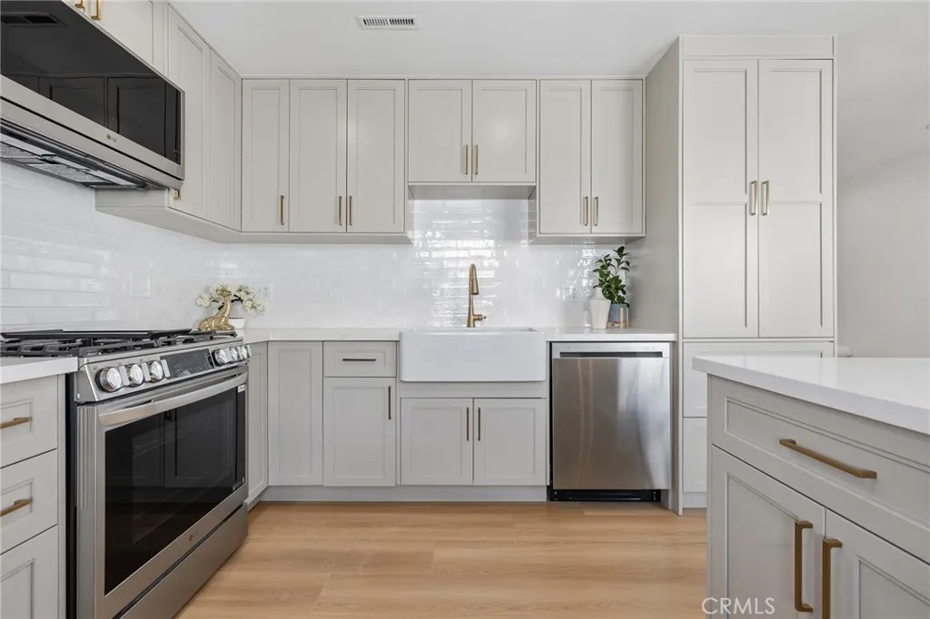 Additional image 50 of 9502 Via Salerno, Burbank, CA 91504