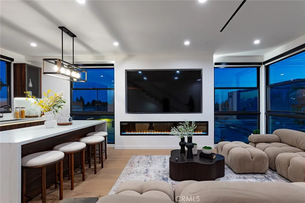 Additional image 33 of 3975 Frances Avenue, West Los Angeles, CA 90066