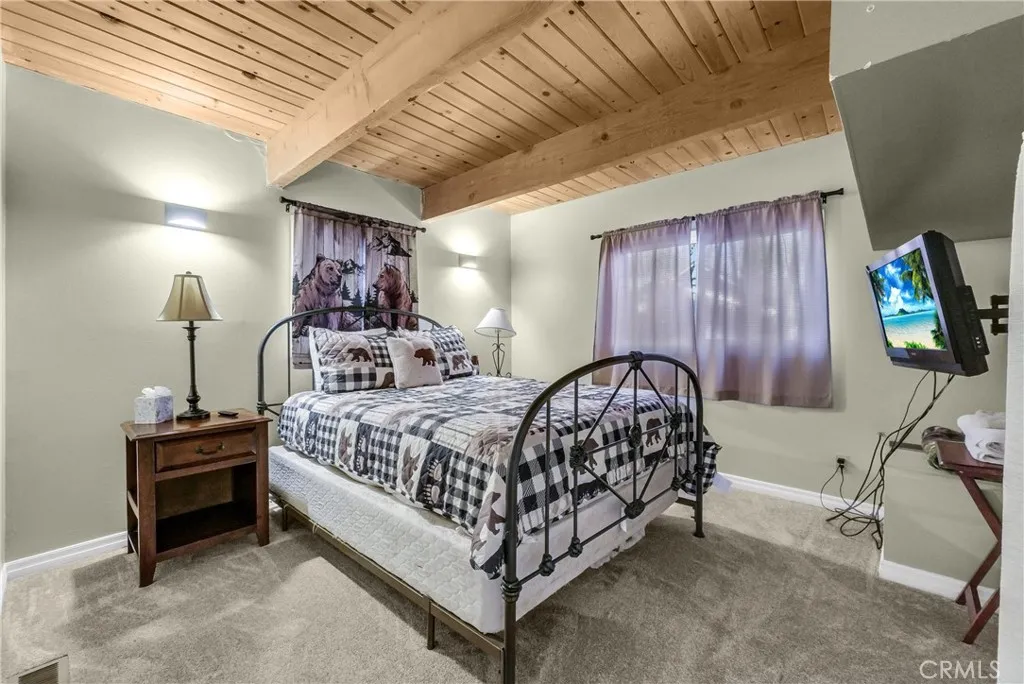 Additional image 37 of 404 Leonard Ln, Sugarloaf, CA 92386