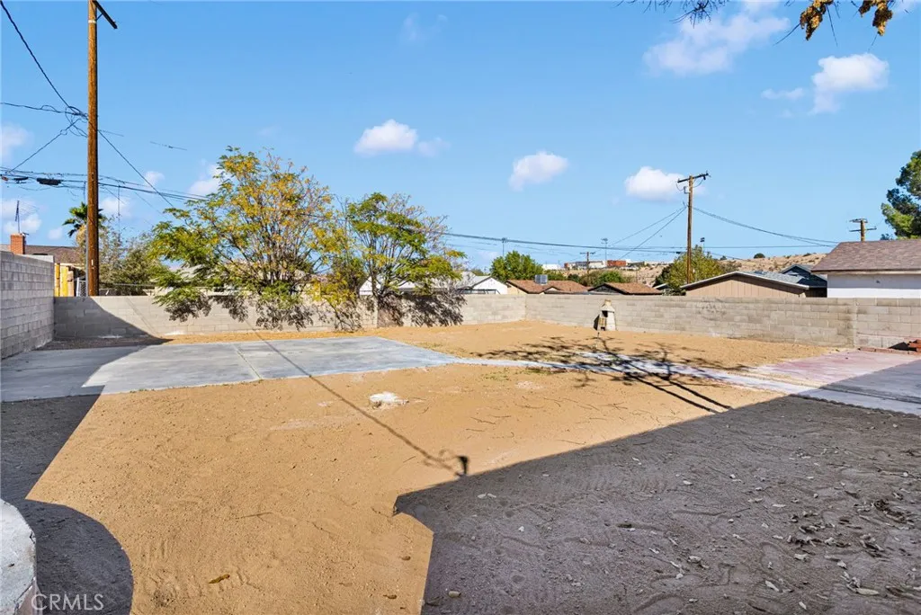 Additional image 35 of 16774 Joshua St, Victorville, CA 92395