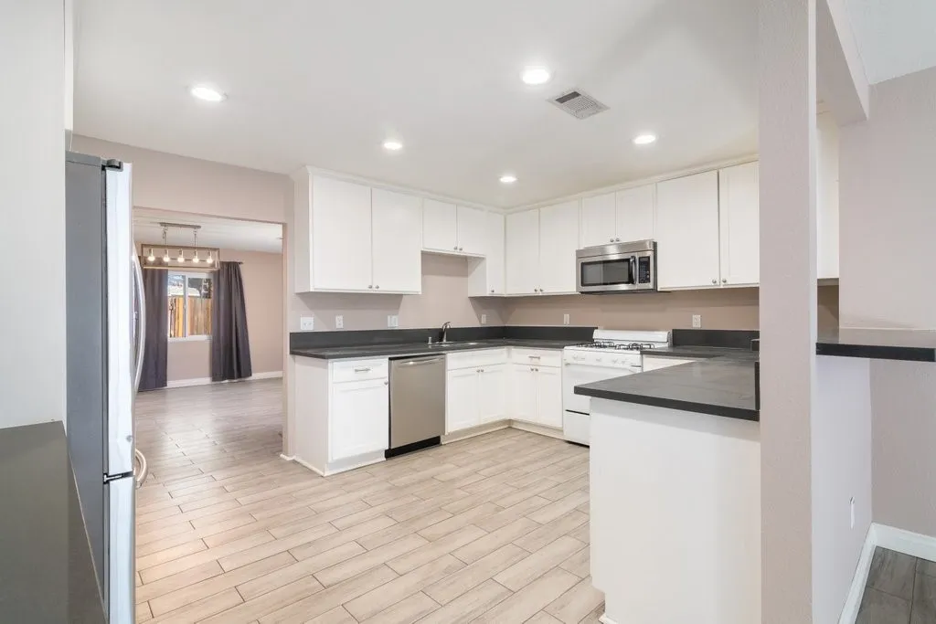 Additional image 20 of 460 E 2nd St, Rialto, CA 92376