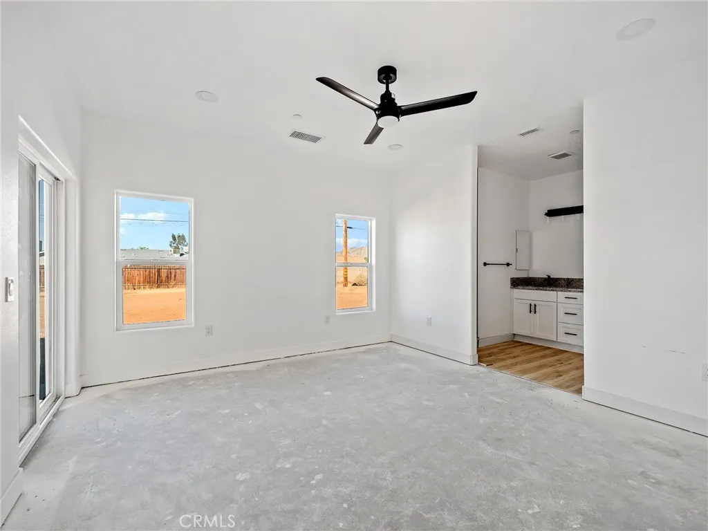 Additional image 49 of 15605 Dale Evans Parkway, Apple Valley, CA 92307