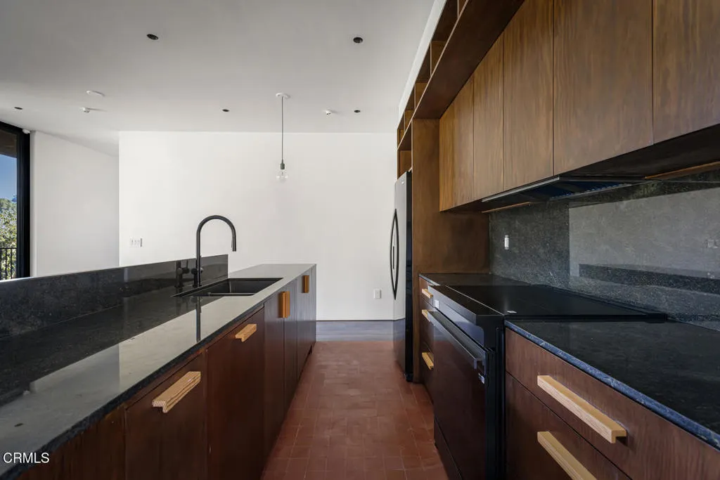 Additional image 41 of 596 Quail Drive, Los Angeles, CA 90065