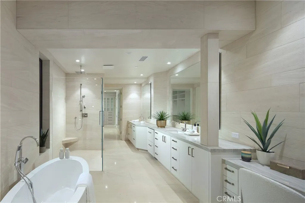 Additional image 30 of 33 Bay Drive, Laguna Beach, CA 92651