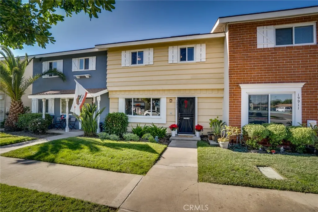 Additional image 3 of 19917 Piccadilly Ln, Huntington Beach, CA 92646