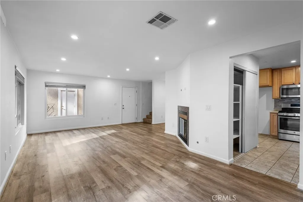 Additional image 36 of 31315 The Old Road Unit D, Castaic, CA 91384