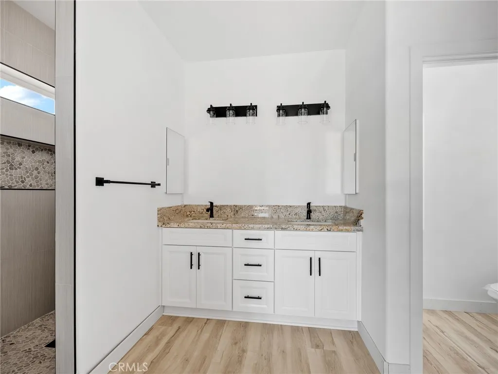 Additional image 19 of 15605 Dale Evans Parkway, Apple Valley, CA 92307