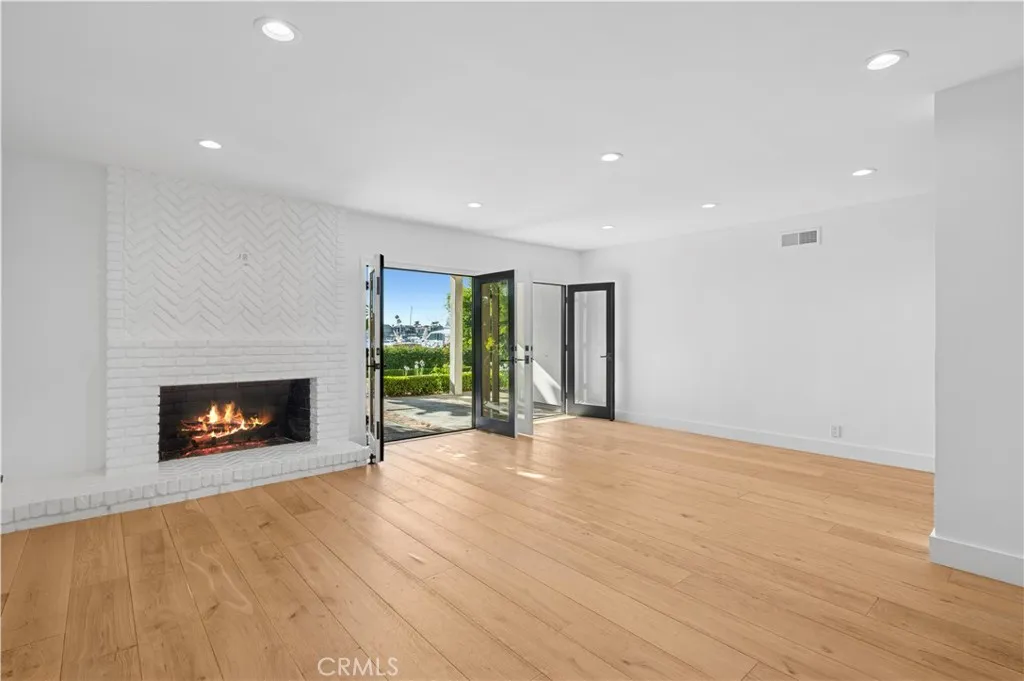 Additional image 32 of 2572 Bayshore Dr, Newport Beach, CA 92663