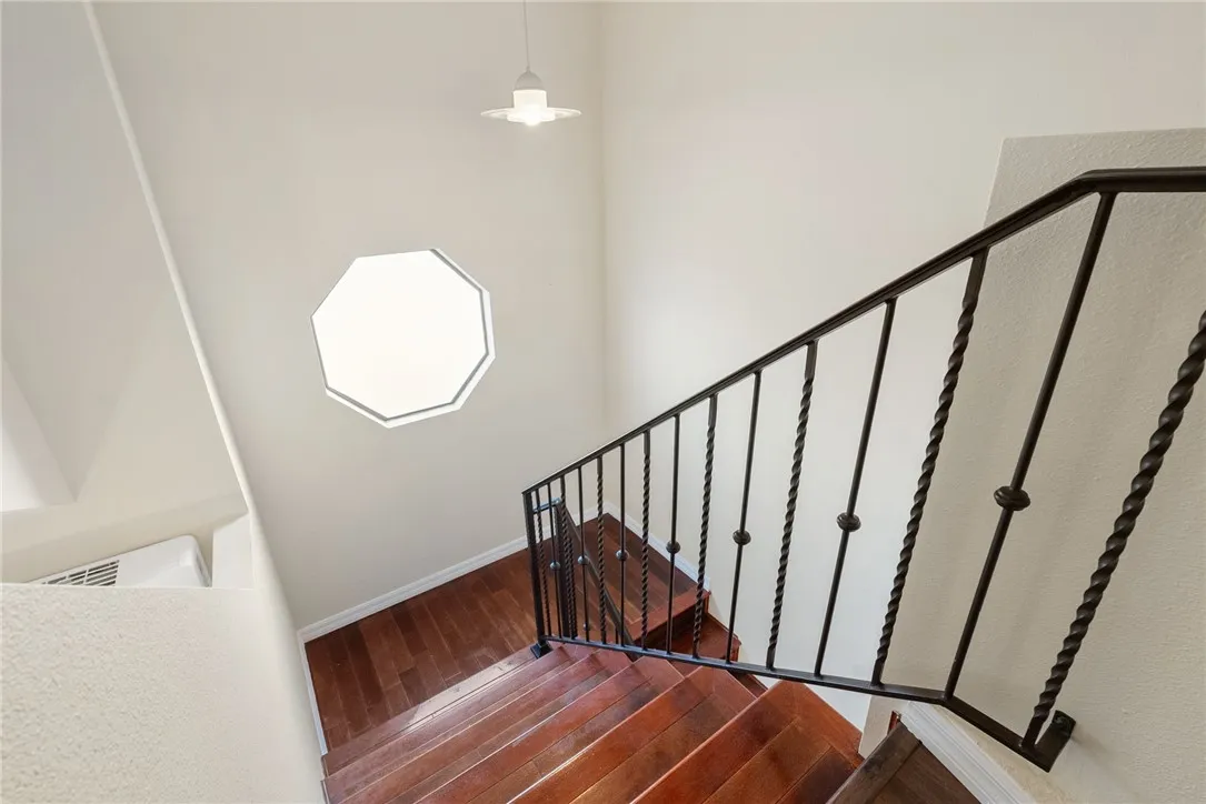 Additional image 77 of 221 Violet Ave, Monrovia, CA 91016