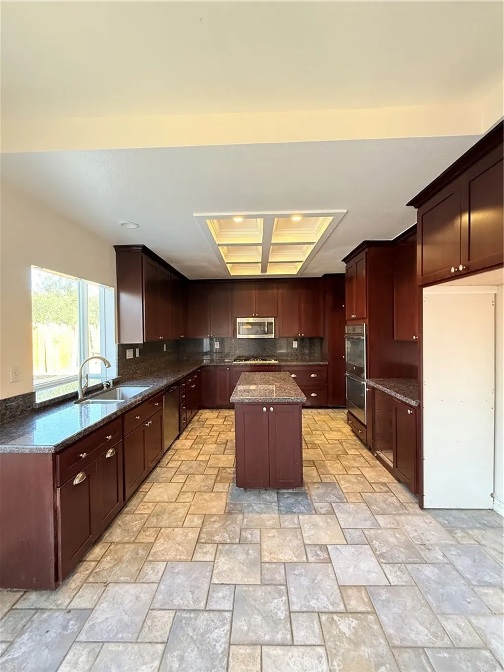 Additional image 9 of 337 Morningside Terrace, Palmdale, CA 93551